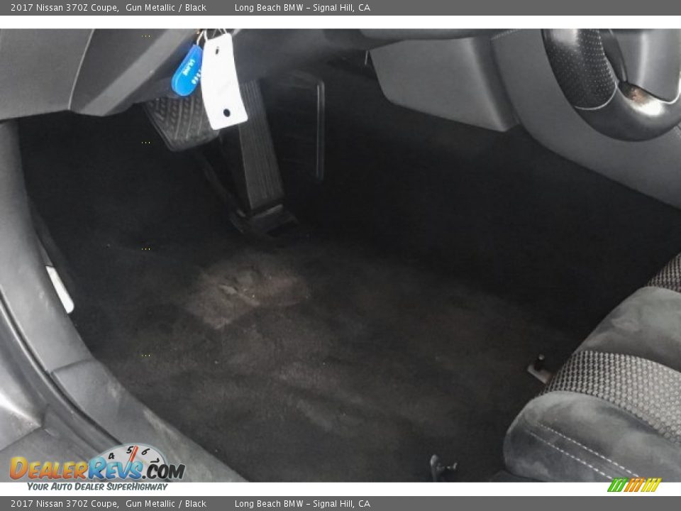 2017 Nissan 370Z Coupe Gun Metallic / Black Photo #18