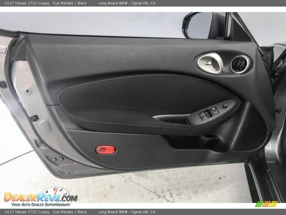 Door Panel of 2017 Nissan 370Z Coupe Photo #20