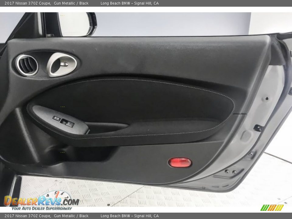 Door Panel of 2017 Nissan 370Z Coupe Photo #23