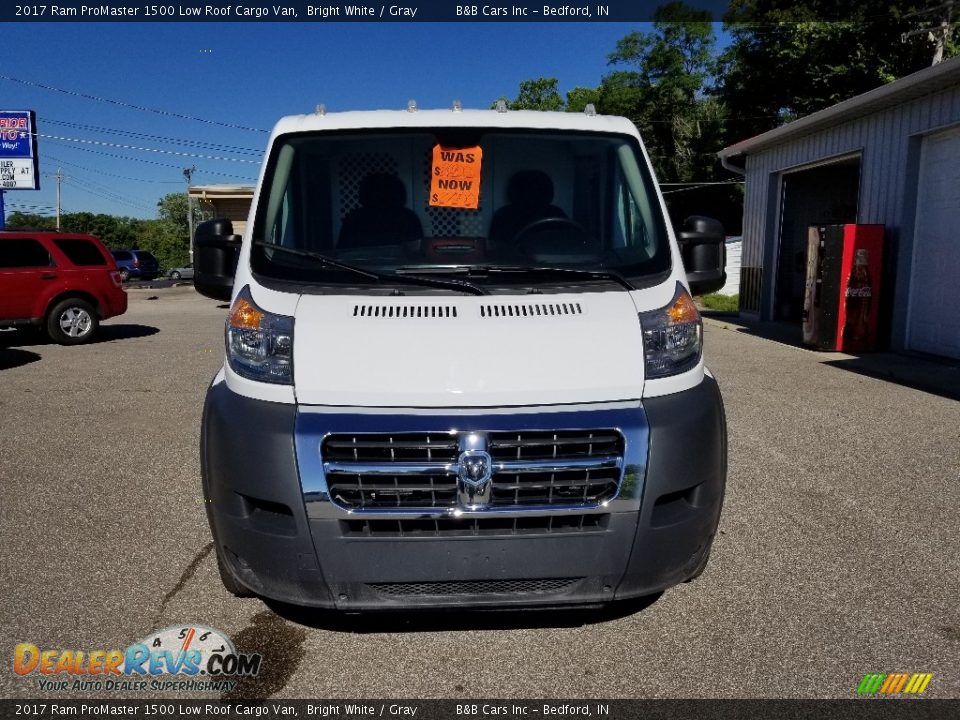 2017 Ram ProMaster 1500 Low Roof Cargo Van Bright White / Gray Photo #3