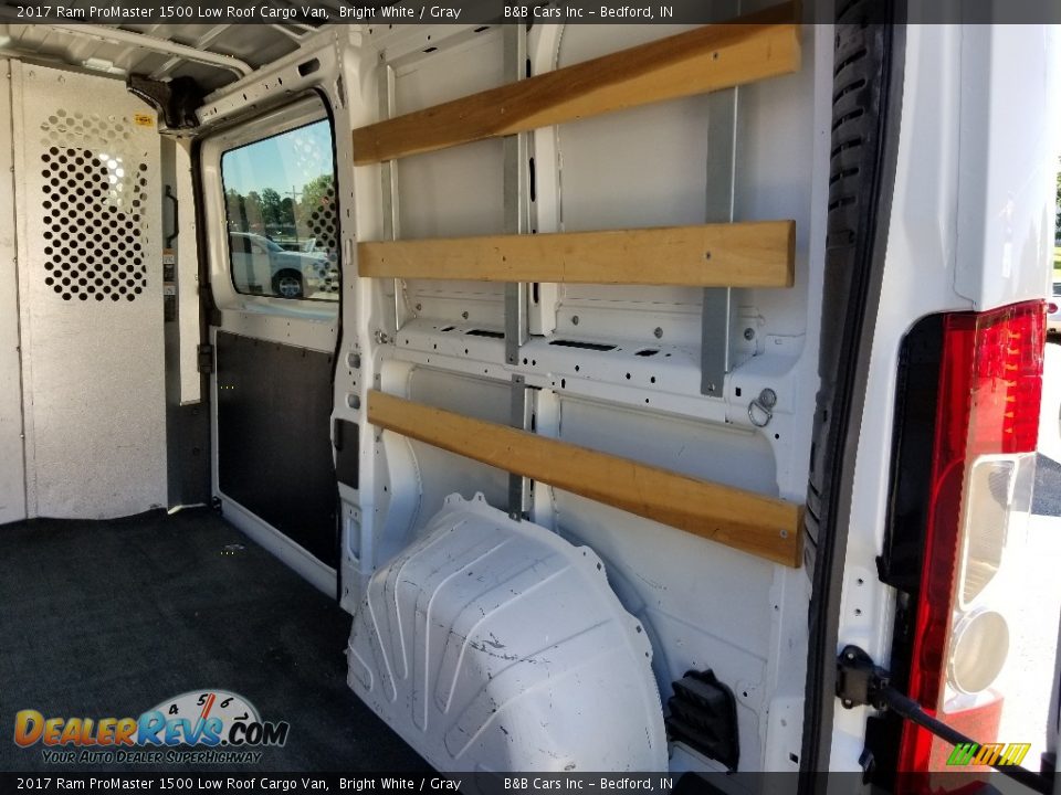 2017 Ram ProMaster 1500 Low Roof Cargo Van Bright White / Gray Photo #12