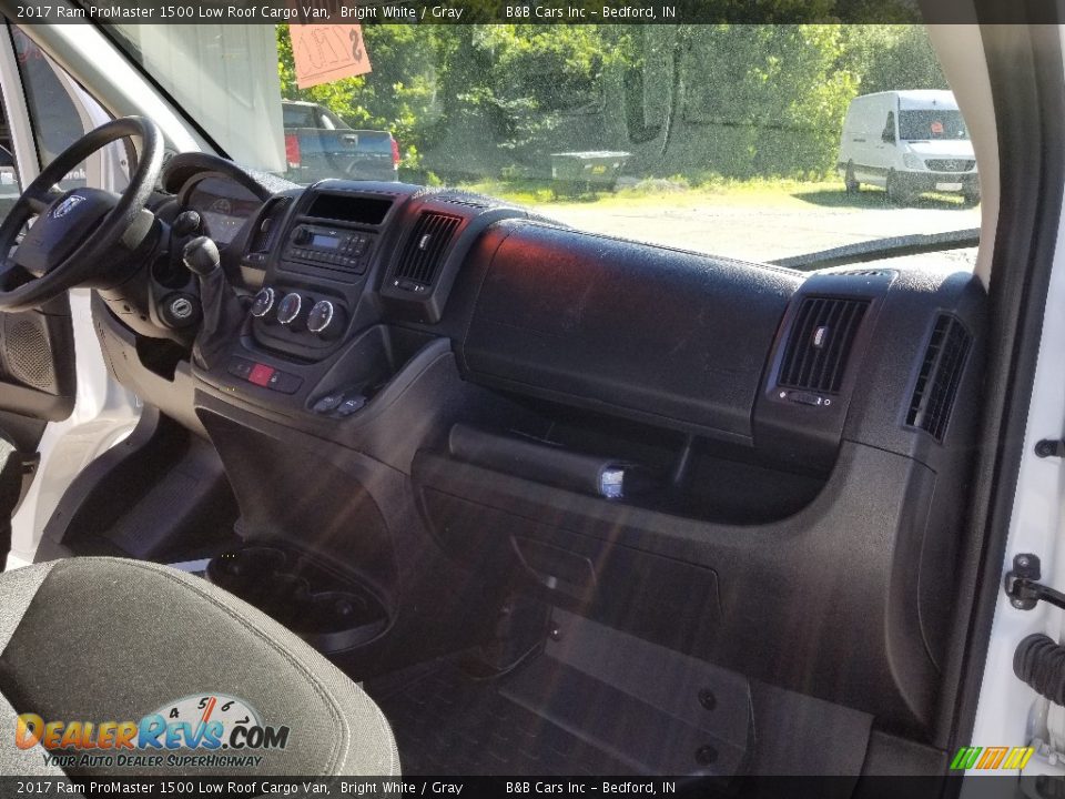 2017 Ram ProMaster 1500 Low Roof Cargo Van Bright White / Gray Photo #16