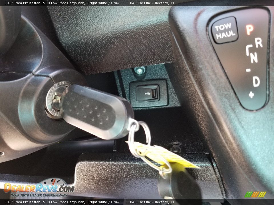 2017 Ram ProMaster 1500 Low Roof Cargo Van Bright White / Gray Photo #20