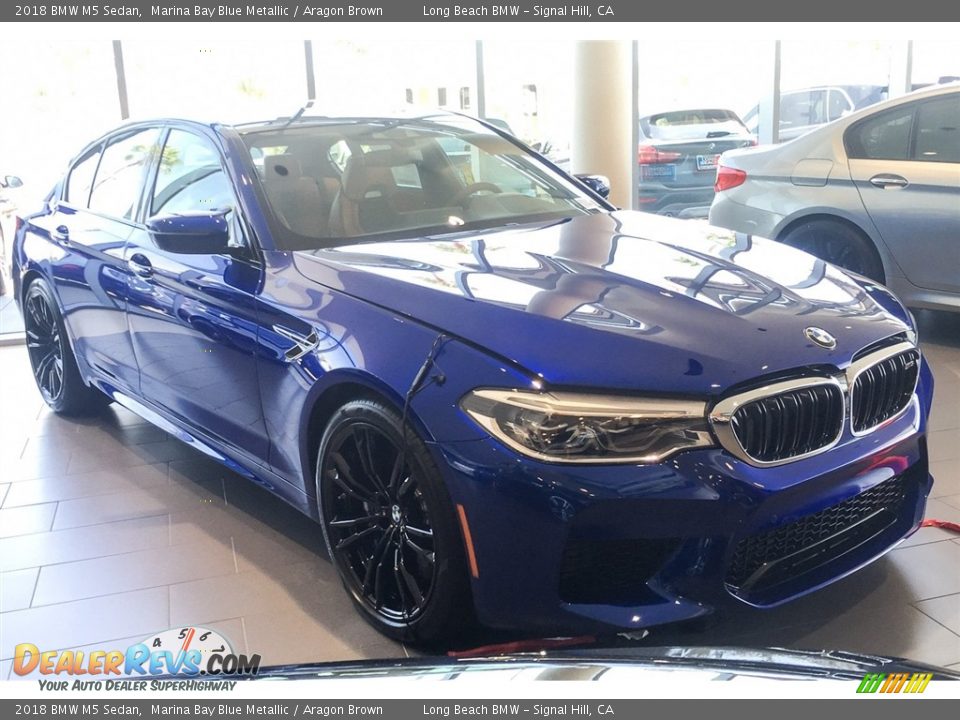 Front 3/4 View of 2018 BMW M5 Sedan Photo #12