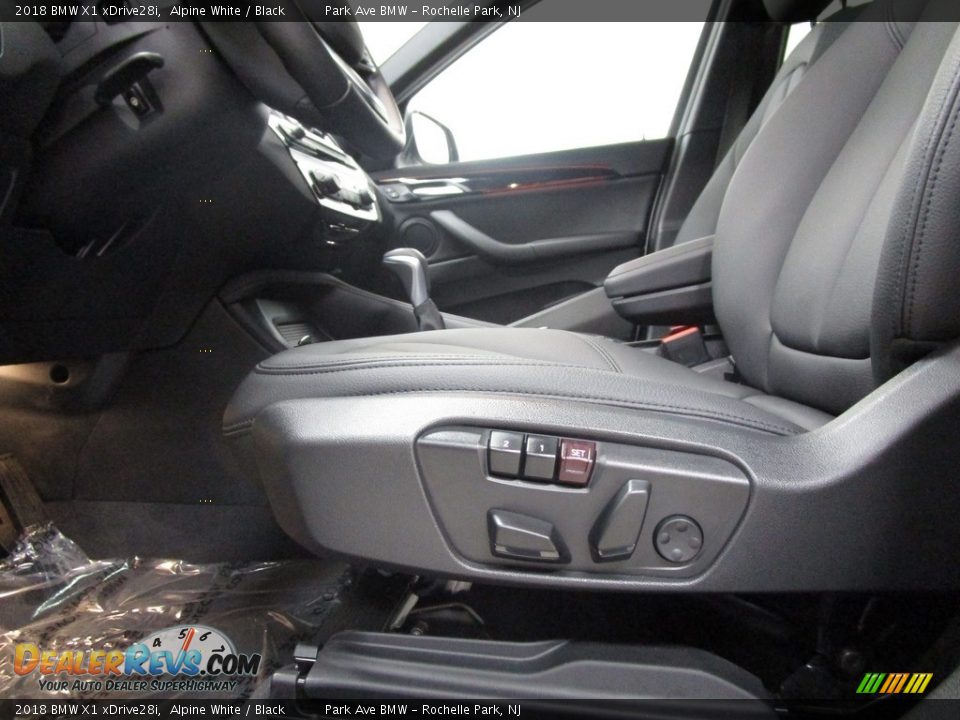 2018 BMW X1 xDrive28i Alpine White / Black Photo #11