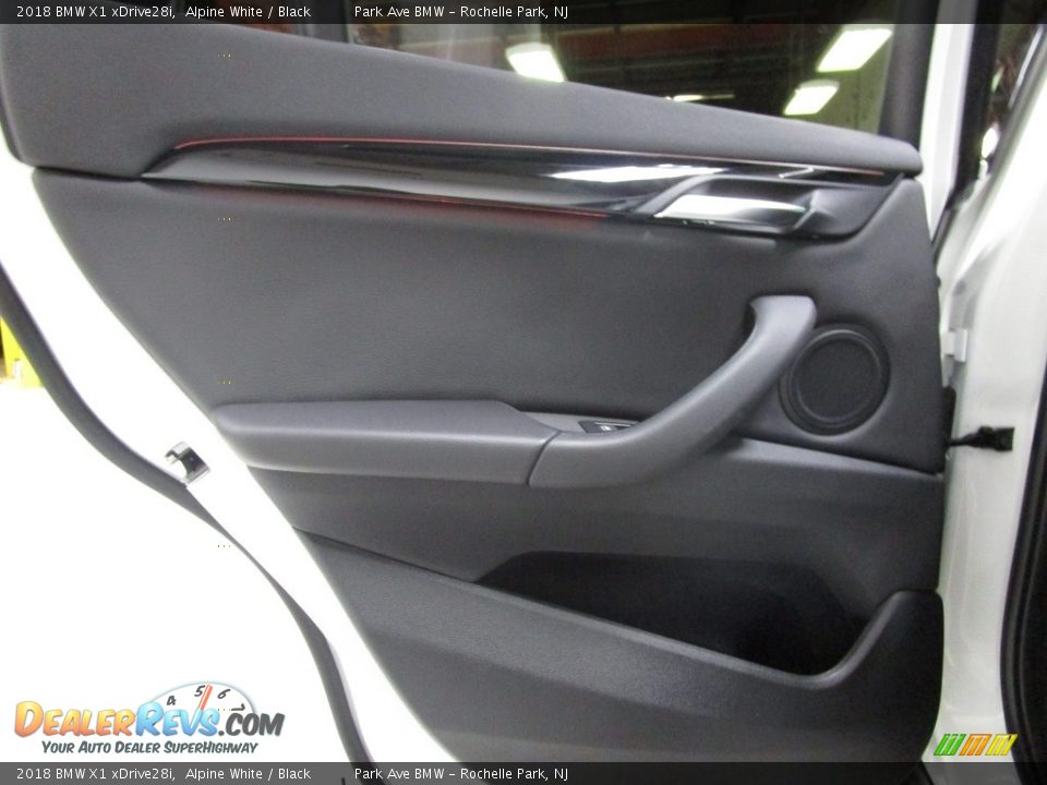 2018 BMW X1 xDrive28i Alpine White / Black Photo #12