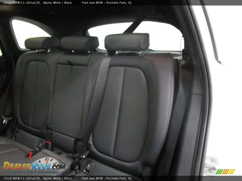 2018 BMW X1 xDrive28i Alpine White / Black Photo #13