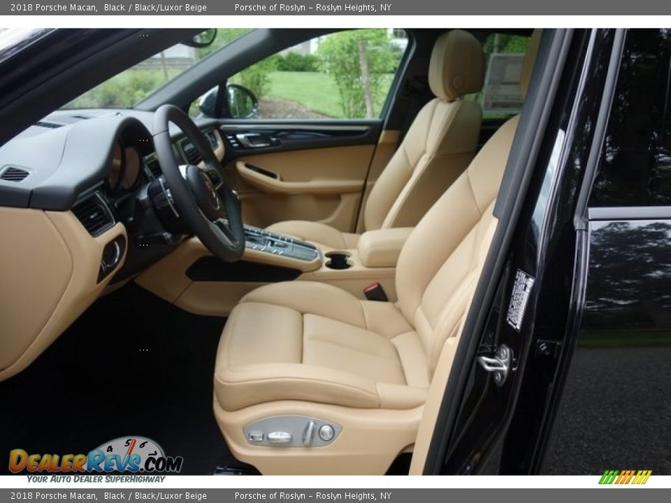 2018 Porsche Macan Black / Black/Luxor Beige Photo #12