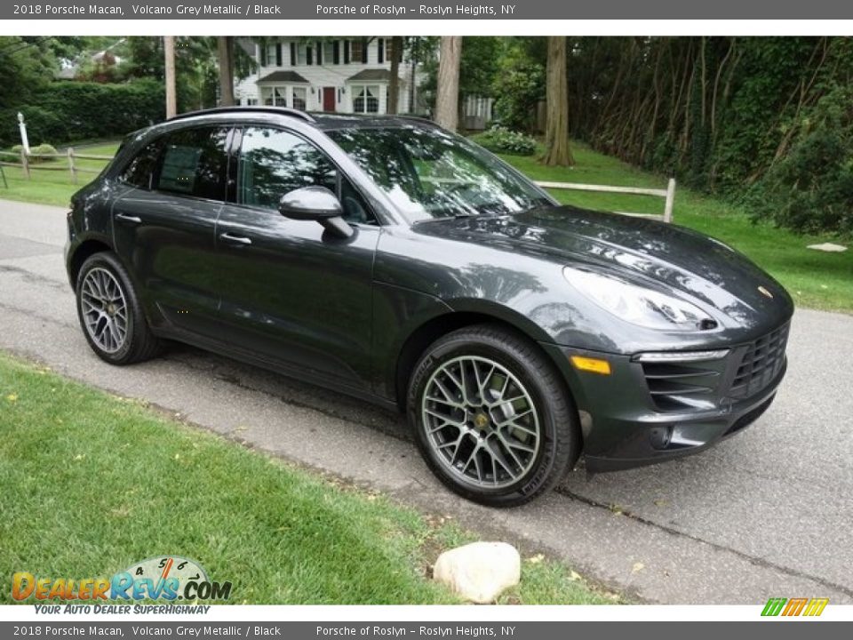2018 Porsche Macan Volcano Grey Metallic / Black Photo #1