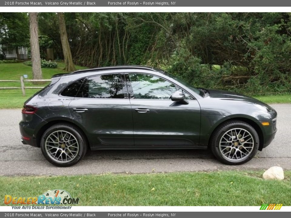 2018 Porsche Macan Volcano Grey Metallic / Black Photo #3
