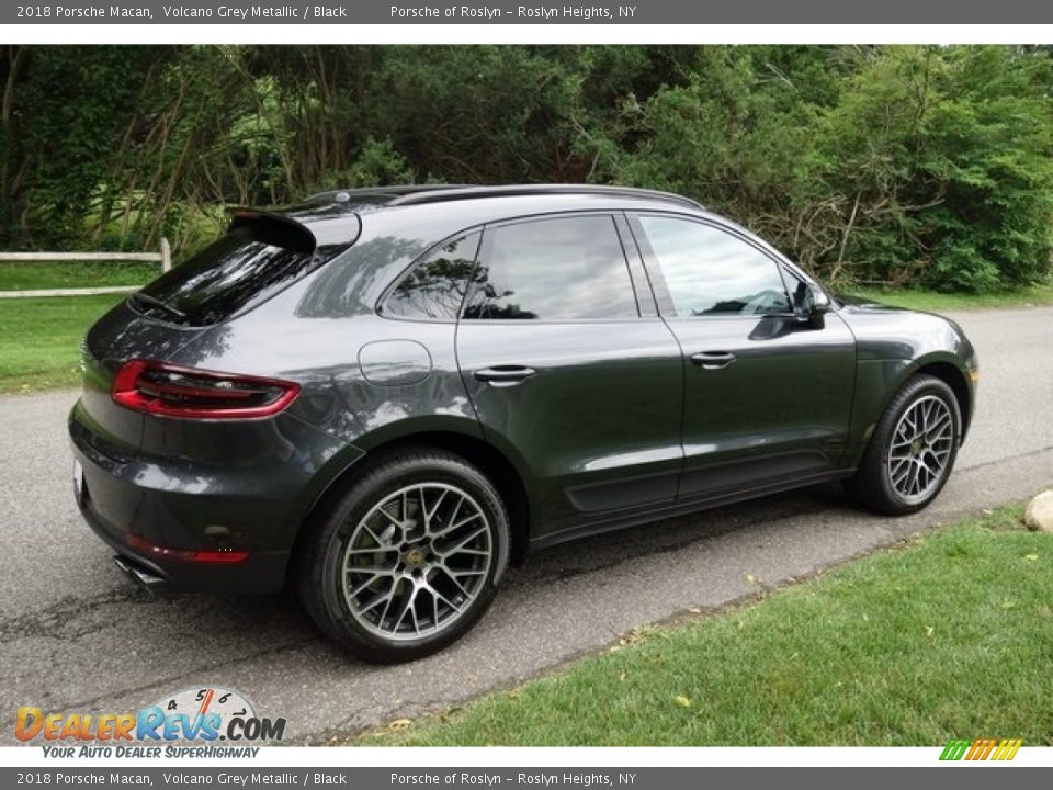 2018 Porsche Macan Volcano Grey Metallic / Black Photo #4