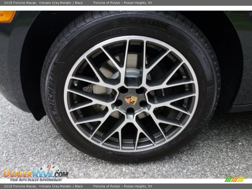 2018 Porsche Macan Volcano Grey Metallic / Black Photo #9
