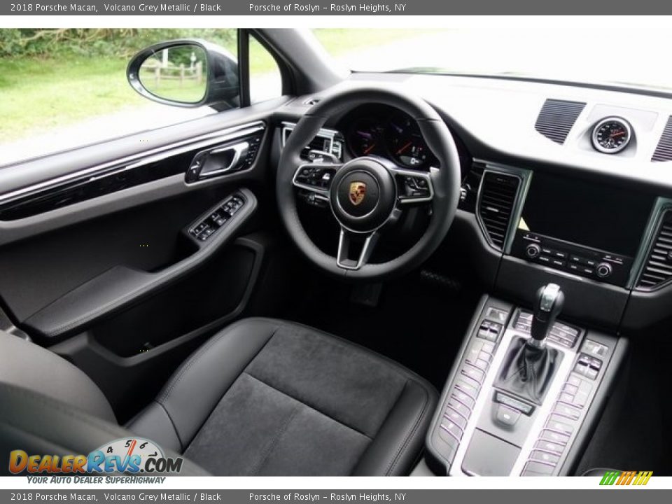 2018 Porsche Macan Volcano Grey Metallic / Black Photo #13