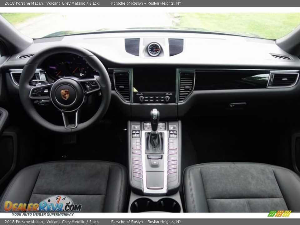 2018 Porsche Macan Volcano Grey Metallic / Black Photo #14