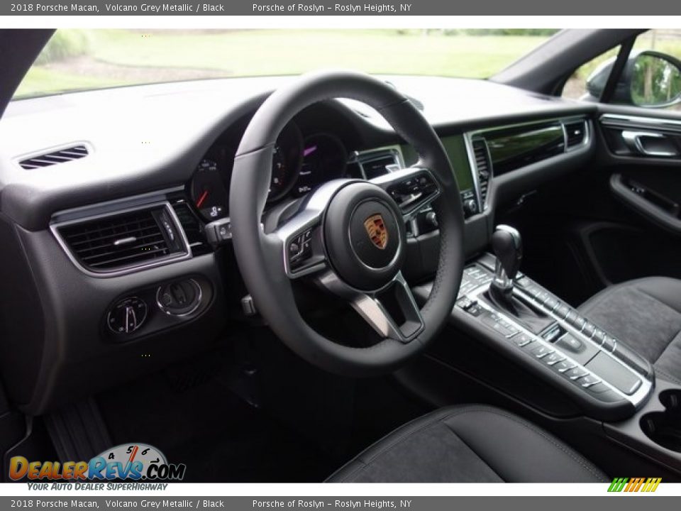 2018 Porsche Macan Volcano Grey Metallic / Black Photo #19