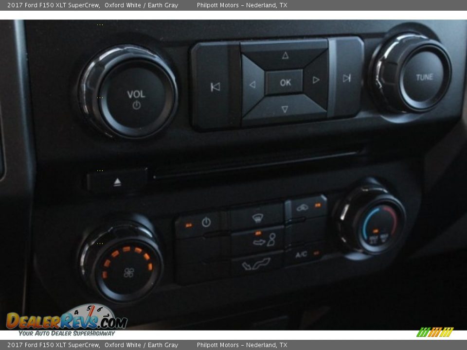 2017 Ford F150 XLT SuperCrew Oxford White / Earth Gray Photo #19