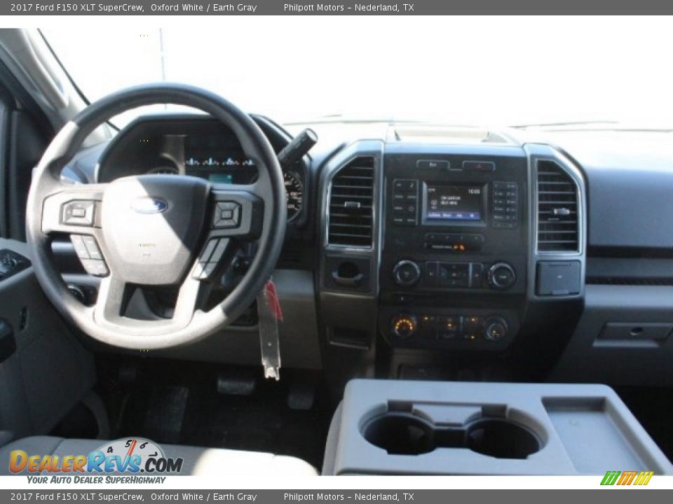 2017 Ford F150 XLT SuperCrew Oxford White / Earth Gray Photo #26