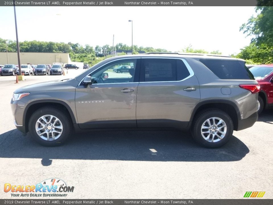 2019 Chevrolet Traverse LT AWD Pepperdust Metallic / Jet Black Photo #2