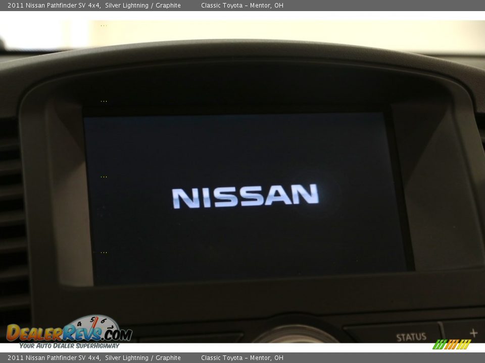 2011 Nissan Pathfinder SV 4x4 Silver Lightning / Graphite Photo #11