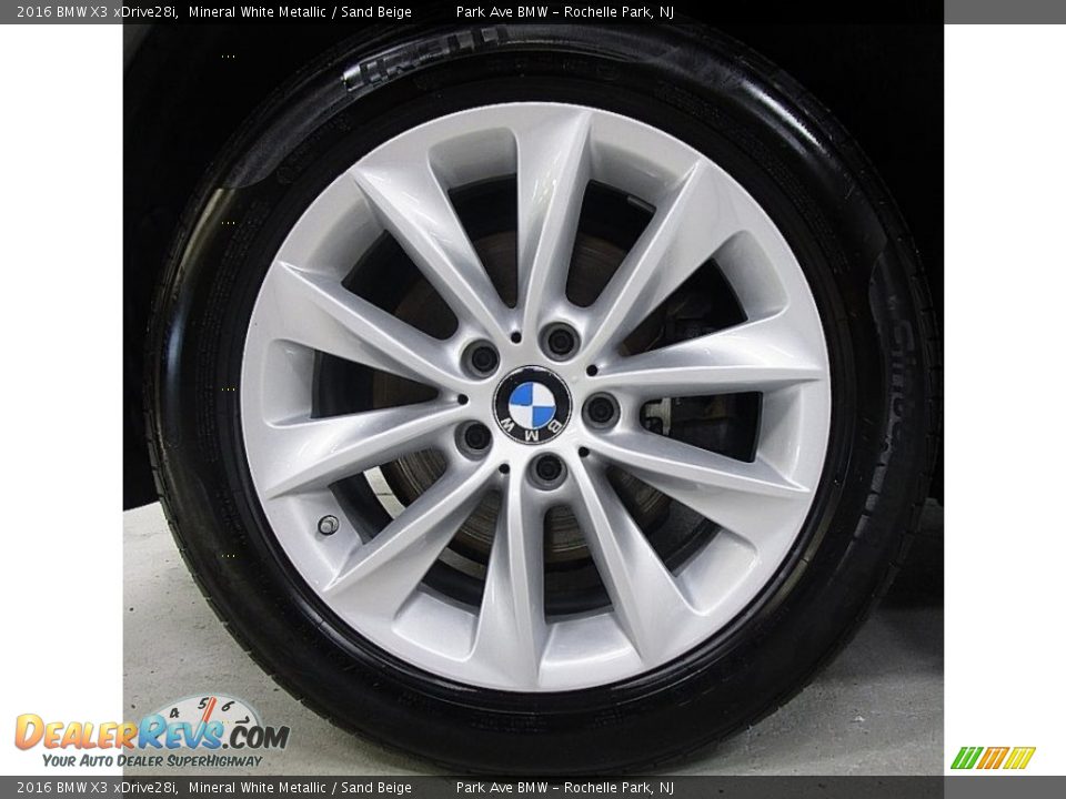 2016 BMW X3 xDrive28i Mineral White Metallic / Sand Beige Photo #28