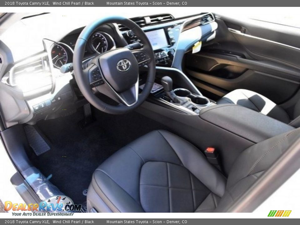 2018 Toyota Camry XLE Wind Chill Pearl / Black Photo #5