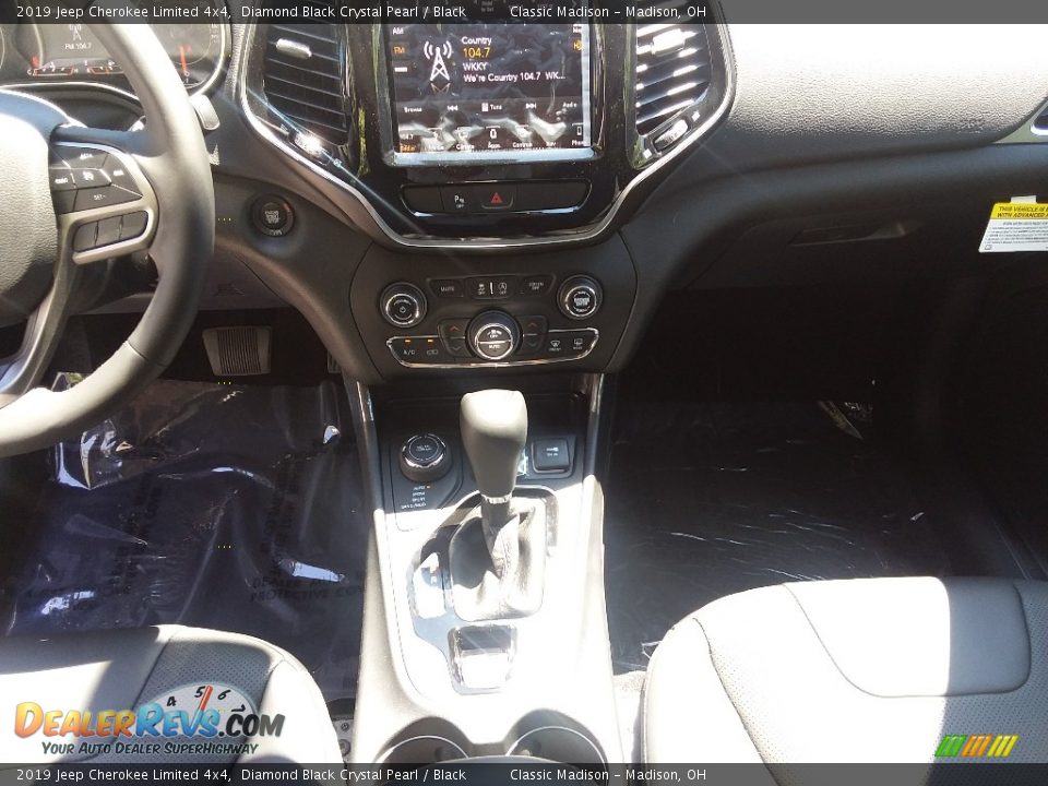 2019 Jeep Cherokee Limited 4x4 Diamond Black Crystal Pearl / Black Photo #6