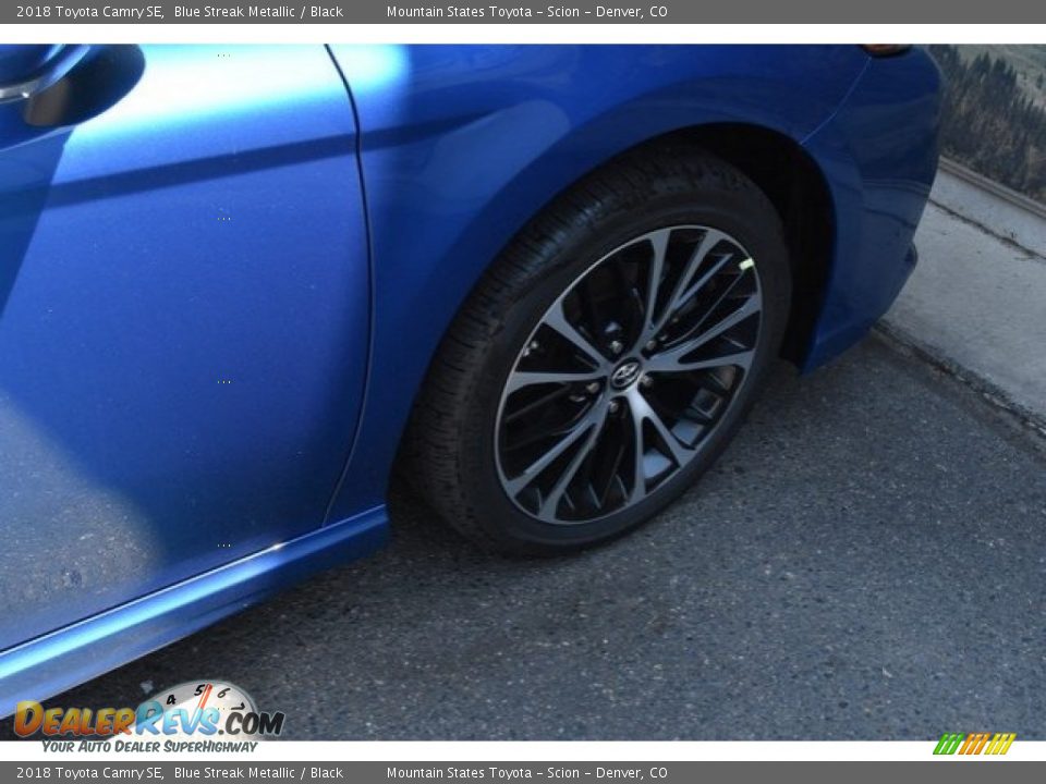 2018 Toyota Camry SE Blue Streak Metallic / Black Photo #35