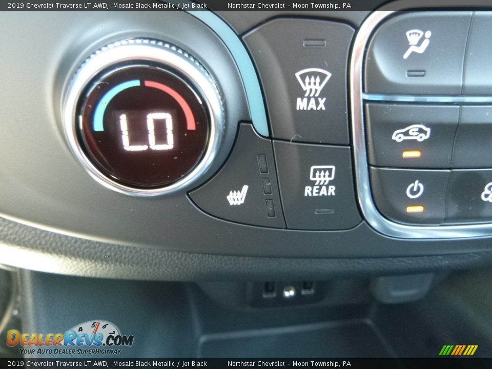 2019 Chevrolet Traverse LT AWD Mosaic Black Metallic / Jet Black Photo #18