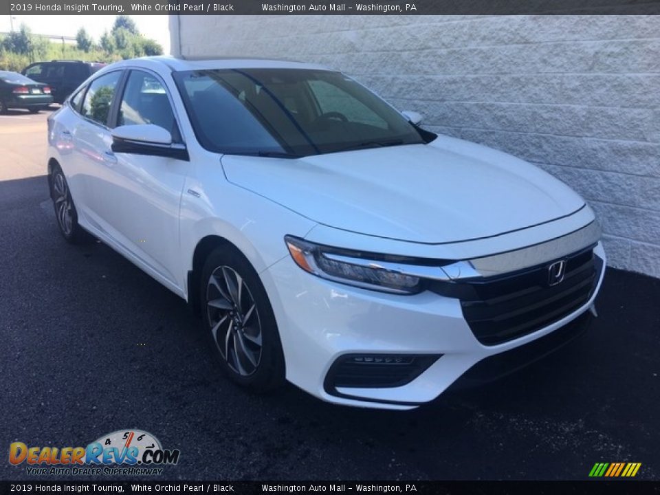 Front 3/4 View of 2019 Honda Insight Touring Photo #1
