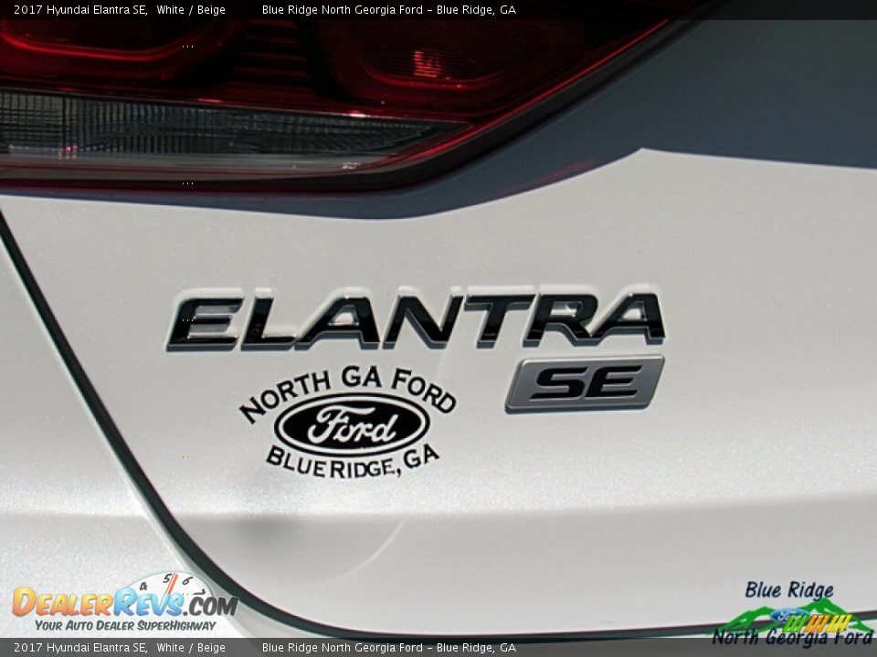 2017 Hyundai Elantra SE White / Beige Photo #31