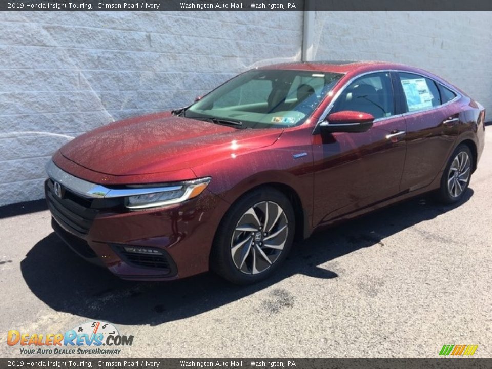 Front 3/4 View of 2019 Honda Insight Touring Photo #8