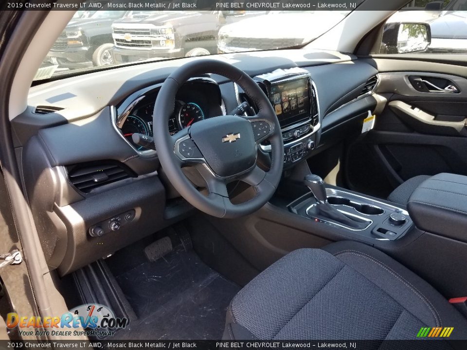 Front Seat of 2019 Chevrolet Traverse LT AWD Photo #7