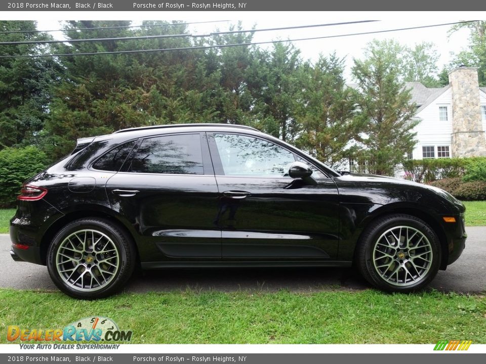 2018 Porsche Macan Black / Black Photo #3