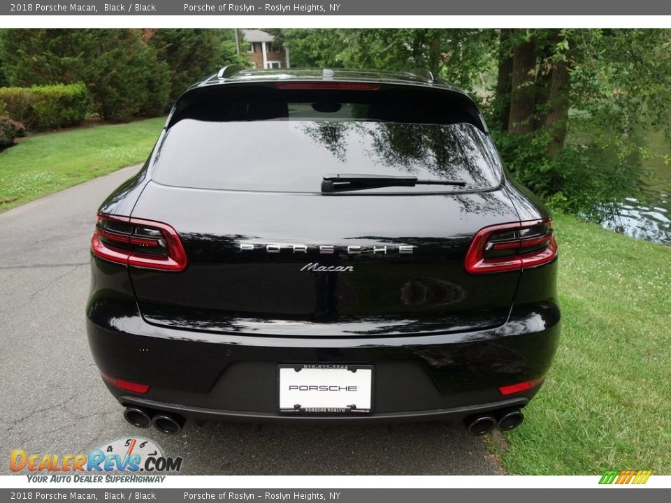 2018 Porsche Macan Black / Black Photo #5