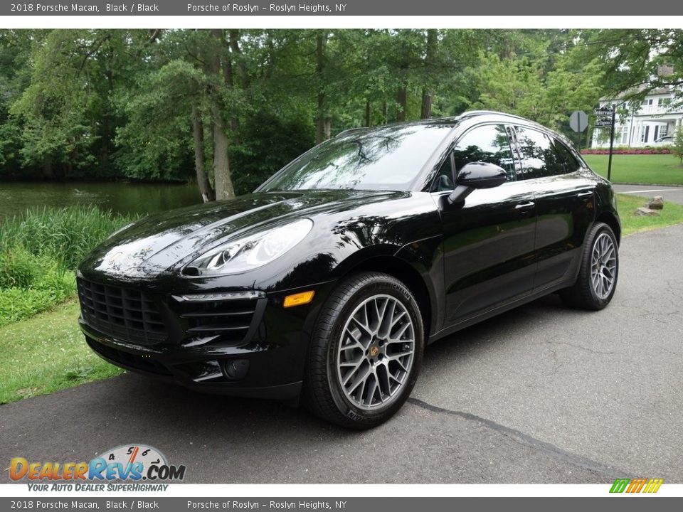 2018 Porsche Macan Black / Black Photo #8