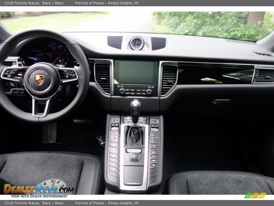 2018 Porsche Macan Black / Black Photo #14