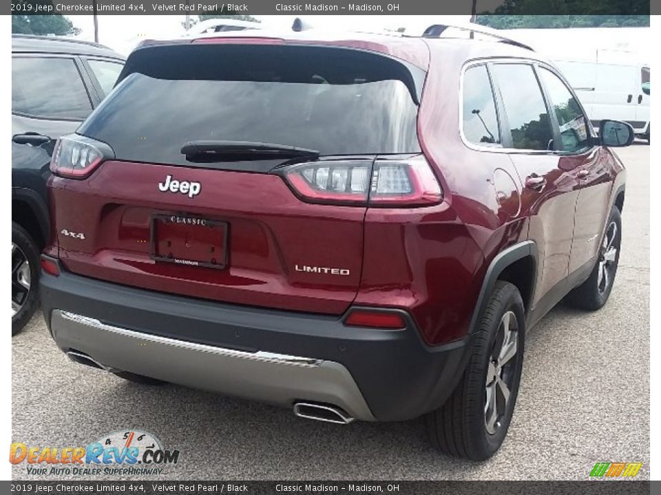 2019 Jeep Cherokee Limited 4x4 Velvet Red Pearl / Black Photo #2