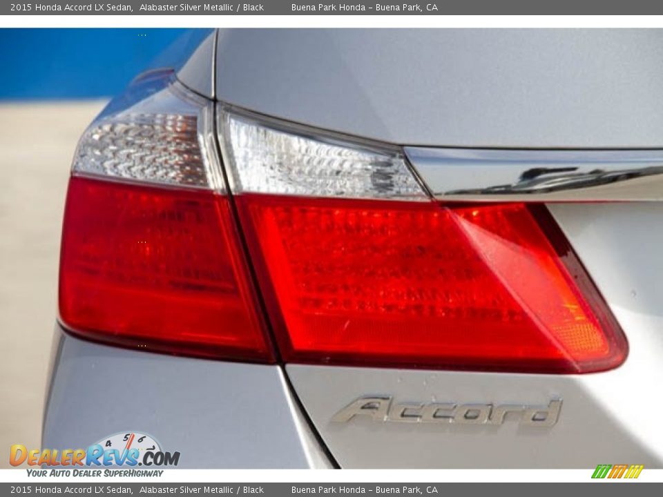 2015 Honda Accord LX Sedan Alabaster Silver Metallic / Black Photo #11