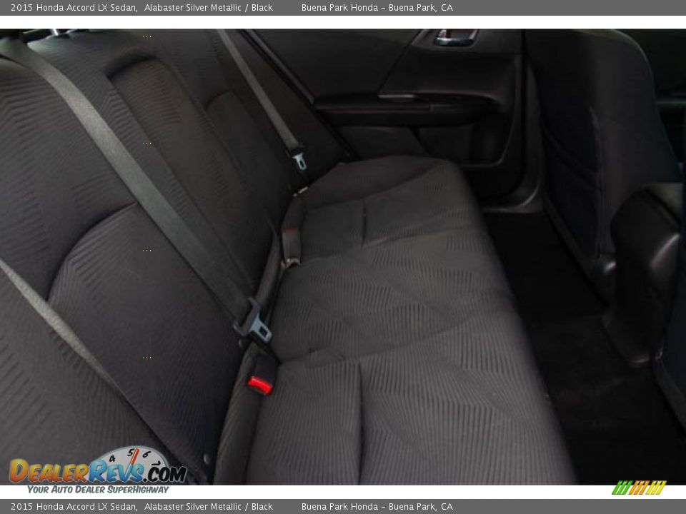 2015 Honda Accord LX Sedan Alabaster Silver Metallic / Black Photo #18