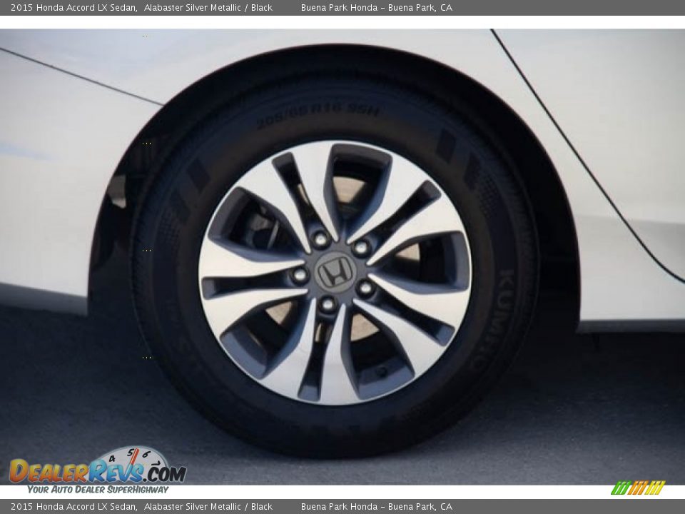 2015 Honda Accord LX Sedan Alabaster Silver Metallic / Black Photo #31