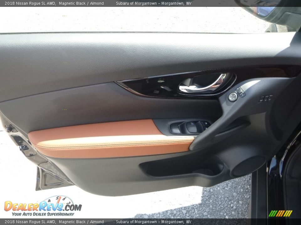 2018 Nissan Rogue SL AWD Magnetic Black / Almond Photo #13