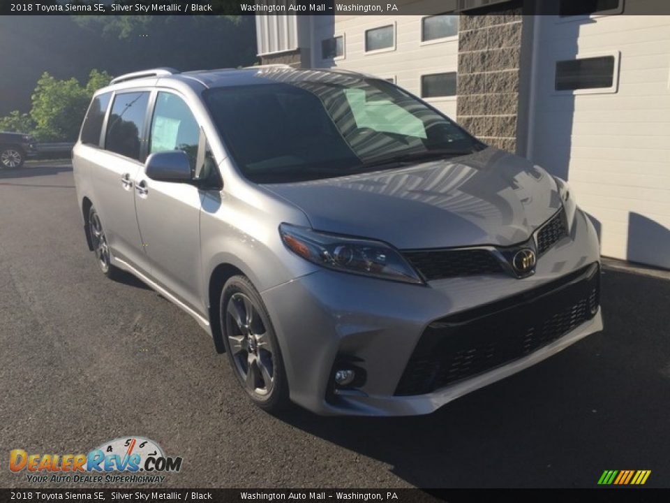 2018 Toyota Sienna SE Silver Sky Metallic / Black Photo #1