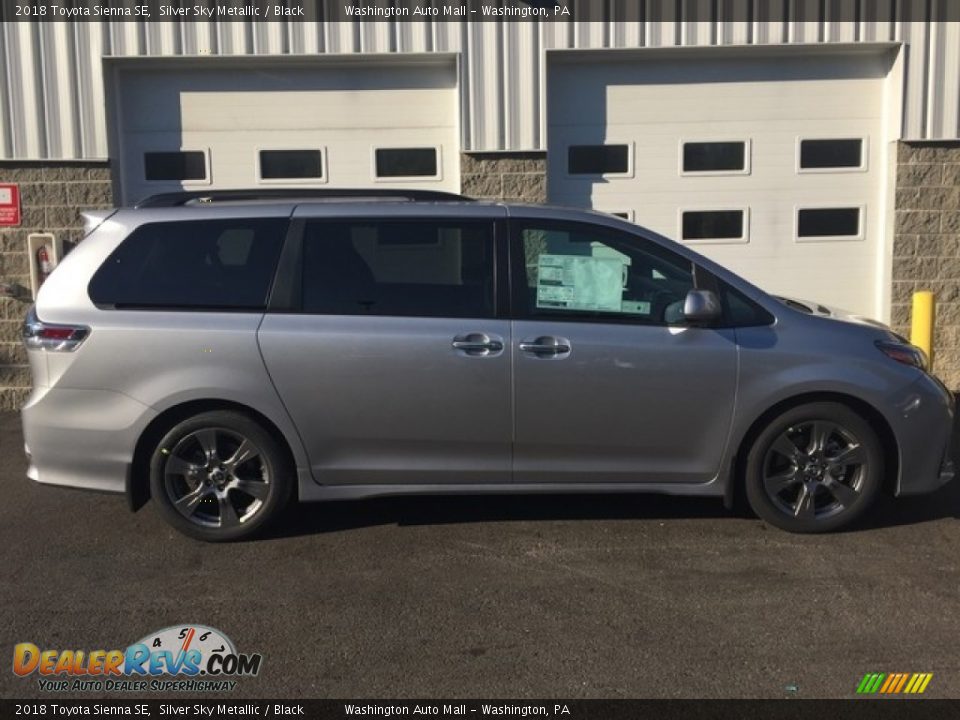 2018 Toyota Sienna SE Silver Sky Metallic / Black Photo #2