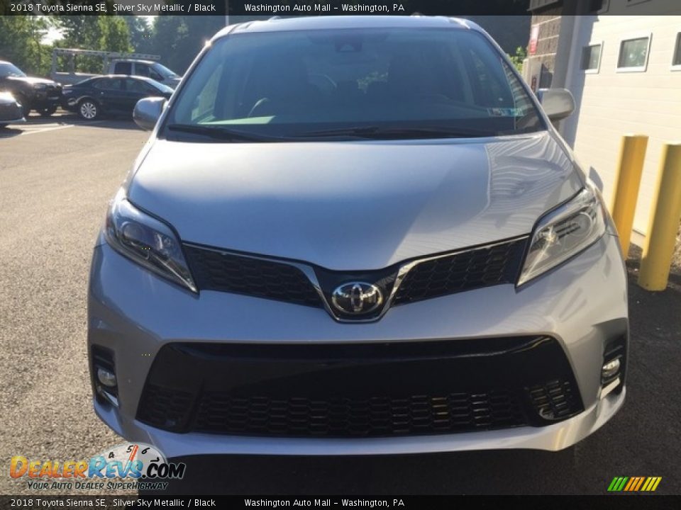 2018 Toyota Sienna SE Silver Sky Metallic / Black Photo #5