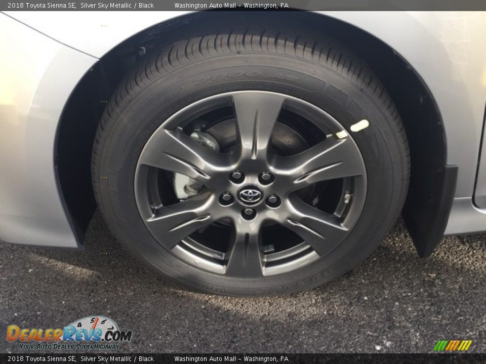 2018 Toyota Sienna SE Silver Sky Metallic / Black Photo #6