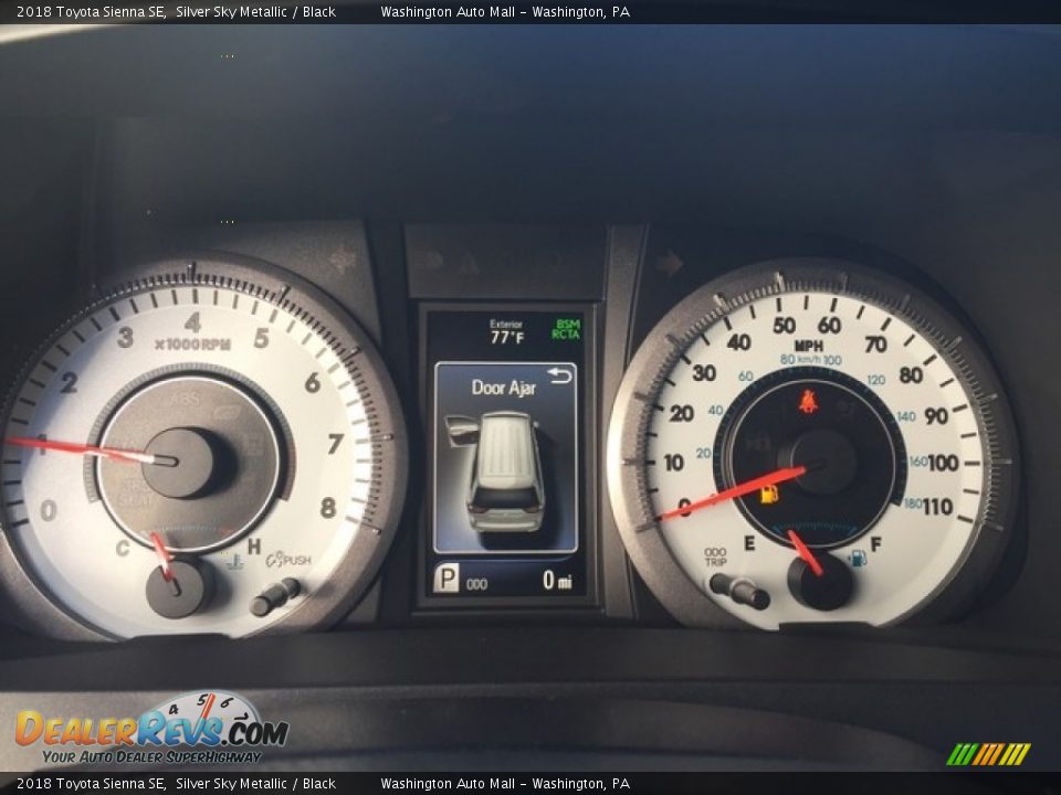 2018 Toyota Sienna SE Silver Sky Metallic / Black Photo #13
