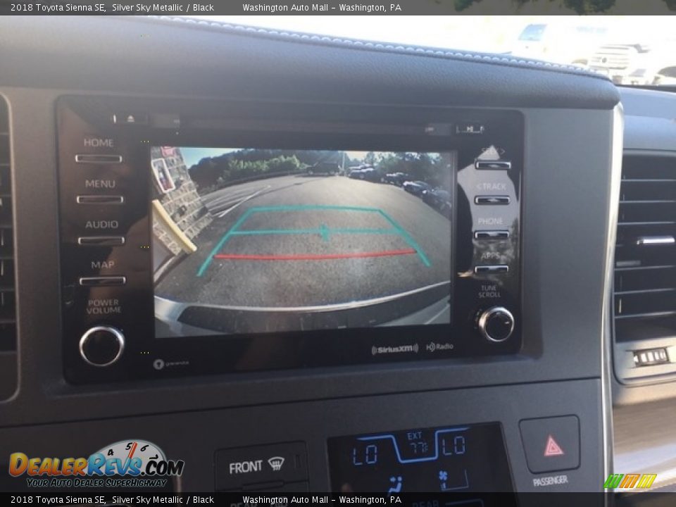 2018 Toyota Sienna SE Silver Sky Metallic / Black Photo #16