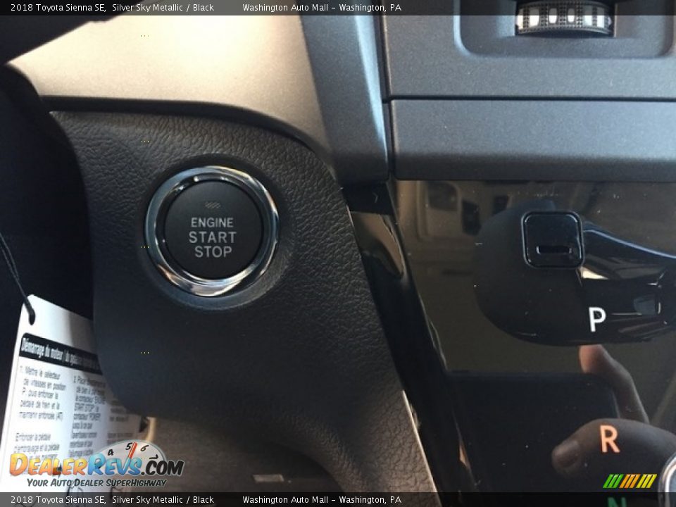 2018 Toyota Sienna SE Silver Sky Metallic / Black Photo #20