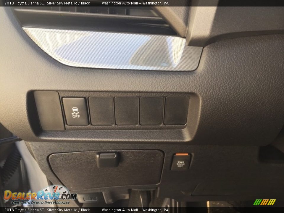 2018 Toyota Sienna SE Silver Sky Metallic / Black Photo #21