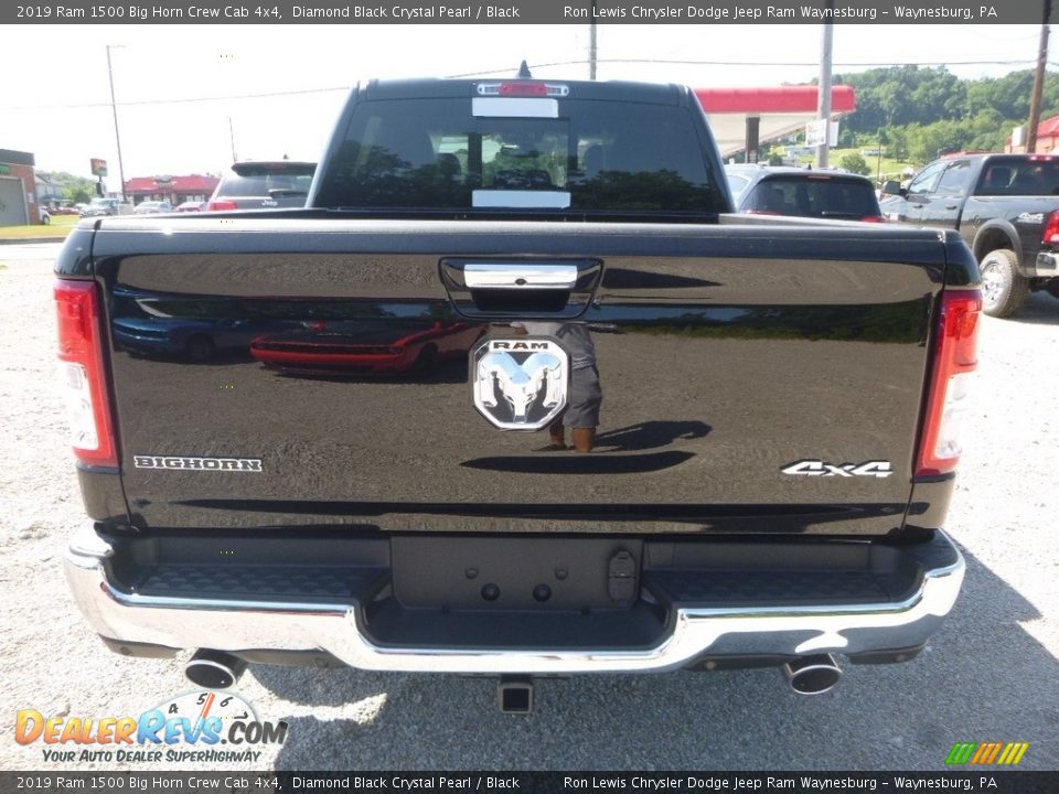 2019 Ram 1500 Big Horn Crew Cab 4x4 Diamond Black Crystal Pearl / Black Photo #4